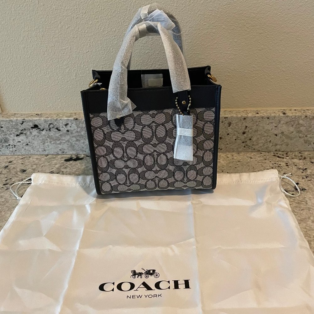 Coach Field Tote 22